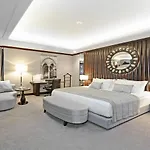 Crowne Plaza Convention Center & Thermal By Ihg Hotel 5*