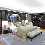 Crowne Plaza Convention Center & Thermal By Ihg 5*