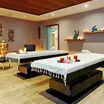 Hotel Crowne Plaza Convention Center & Thermal By Ihg