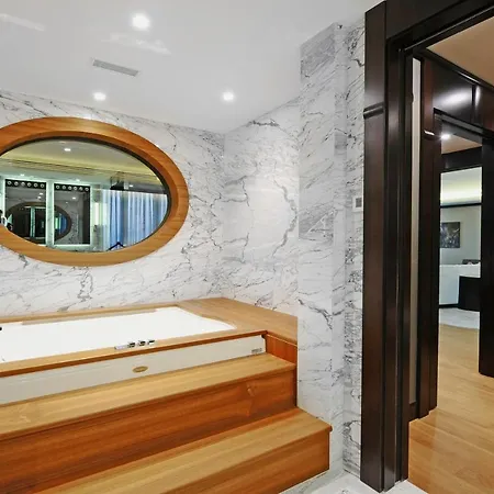 ホテル クラウン プラザ コンベンション センター ＆ サーマル スパ ブルサ