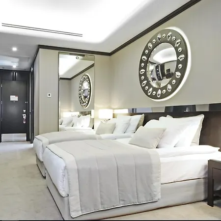Crowne Plaza Convention Center & Thermal By Ihg Hotel 5*