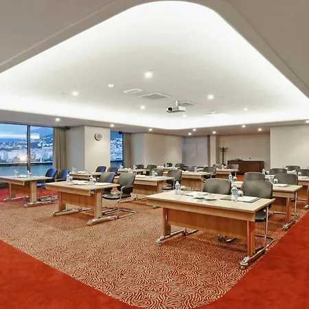 クラウン プラザ コンベンション センター ＆ サーマル スパ