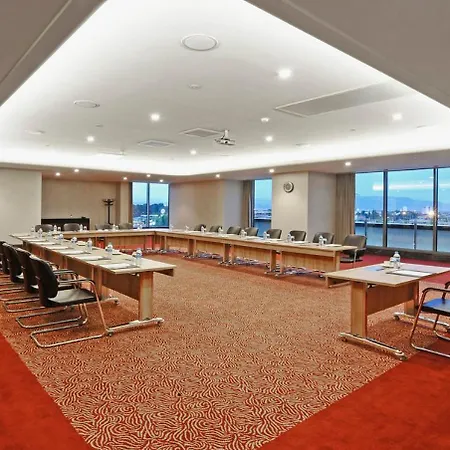 크라운 플라자 부르사 컨벤션 센터 앤드 테르말 스파 5*