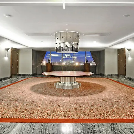 Szálloda Crowne Plaza Convention Center & Thermal By Ihg
