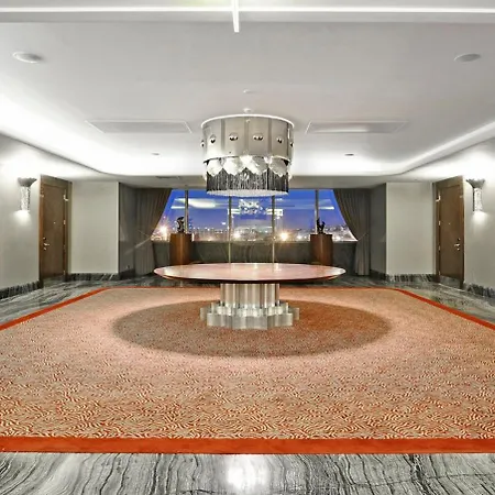 호텔 크라운 플라자 부르사 컨벤션 센터 앤드 테르말 스파