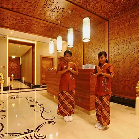 ホテル クラウン プラザ コンベンション センター ＆ サーマル スパ 5*