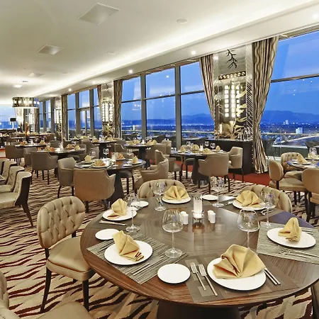 크라운 플라자 부르사 컨벤션 센터 앤드 테르말 스파 호텔 5*