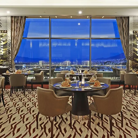 クラウン プラザ コンベンション センター ＆ サーマル スパ 5* ブルサ