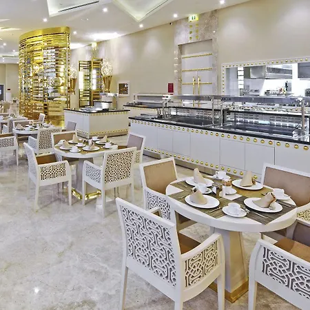 Crowne Plaza Convention Center & Thermal By Ihg Hotell 5*