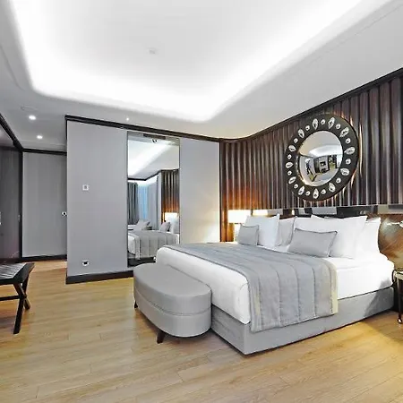 Crowne Plaza Convention Center & Thermal By Ihg Hotel 5*