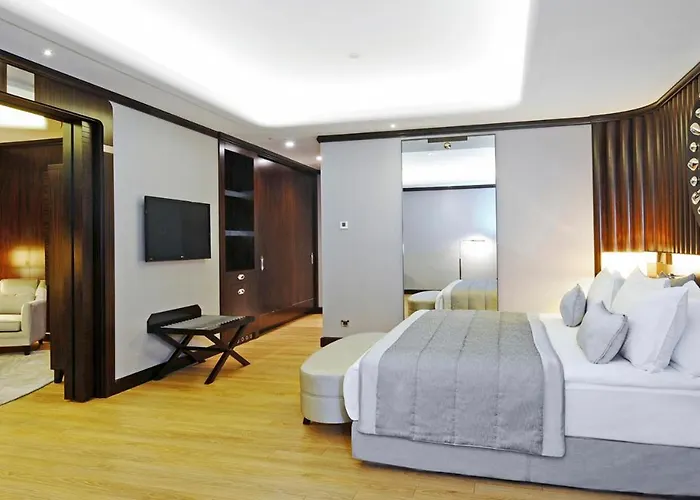 مركز مؤتمرات وسبا العلاج الحراري كراون بلازا بورصا 5*