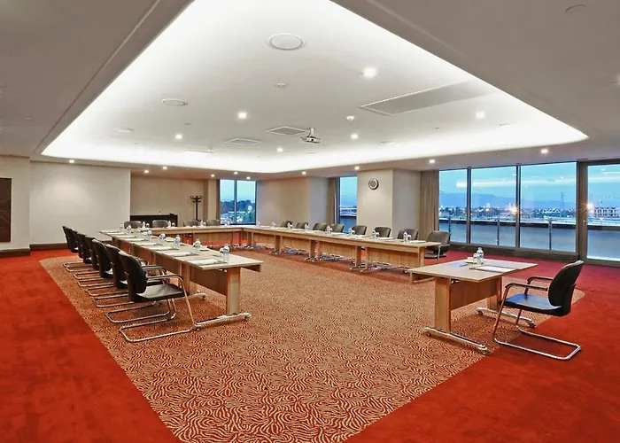 Crowne Plaza Convention Center & Thermal By Ihg 5*