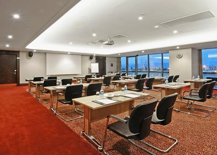 فندق مركز مؤتمرات وسبا العلاج الحراري كراون بلازا بورصا 5*