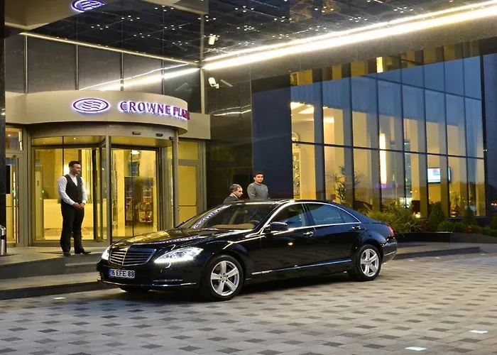 Crowne Plaza Convention Center & Thermal By Ihg מלון