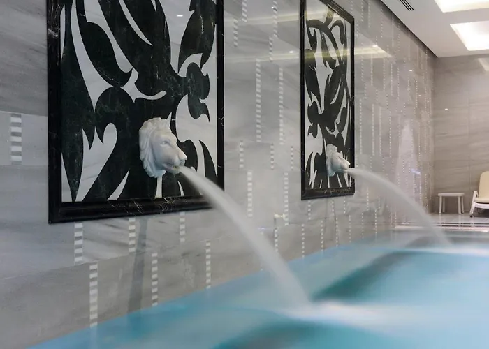 Crowne Plaza Convention Center & Thermal By Ihg