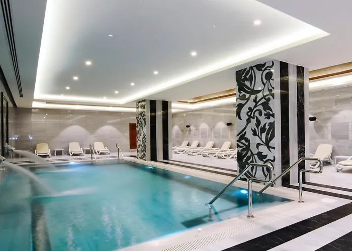 מלון Crowne Plaza Convention Center & Thermal By Ihg