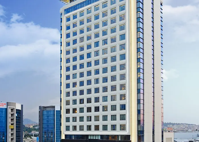 מלון Crowne Plaza Convention Center & Thermal By Ihg