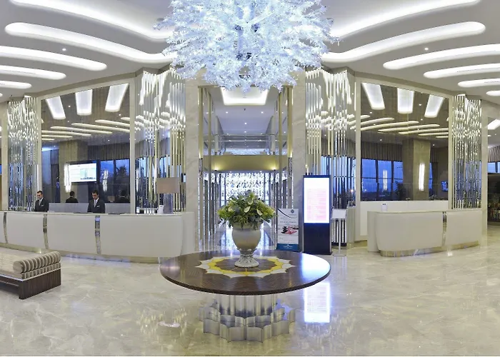 מלון Crowne Plaza Convention Center & Thermal By Ihg